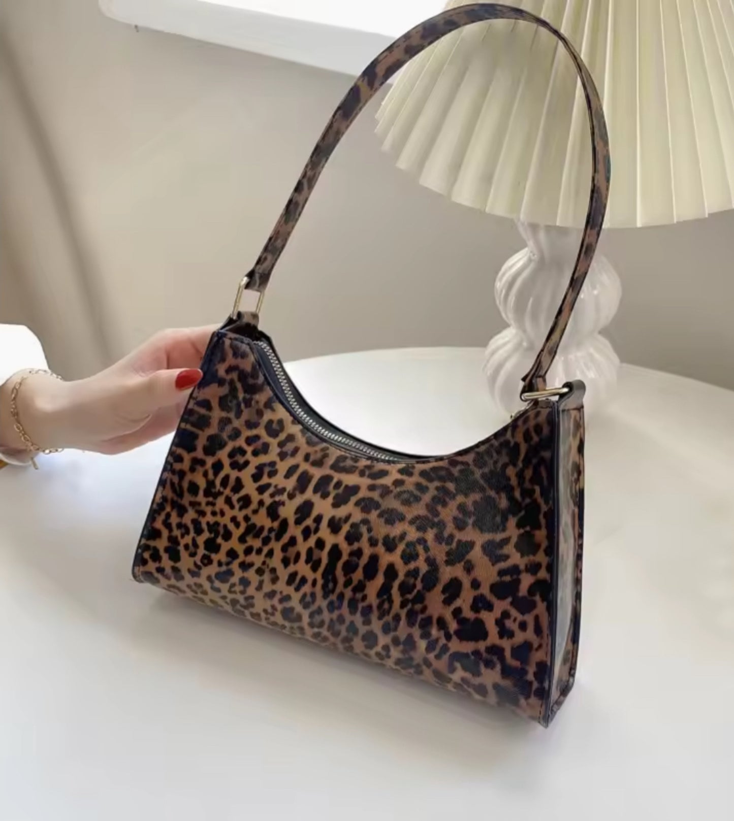 RÉVOLTE™ Chic Leopard Shoulder Purse